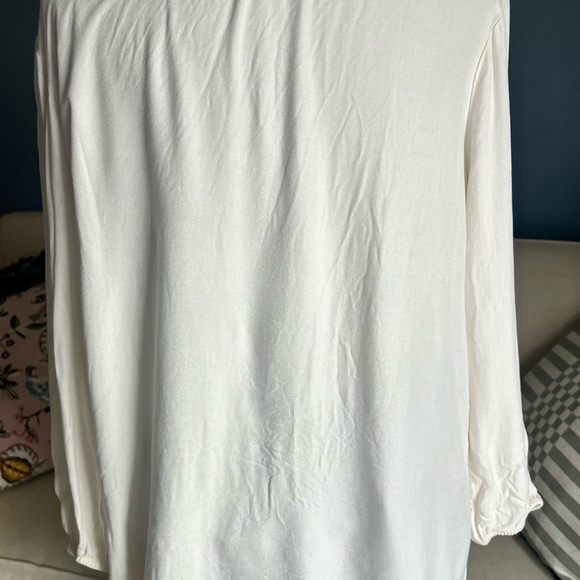 OLD NAVY - EMBROIDERED TOP -  SIZE L - Picture 4 of 6